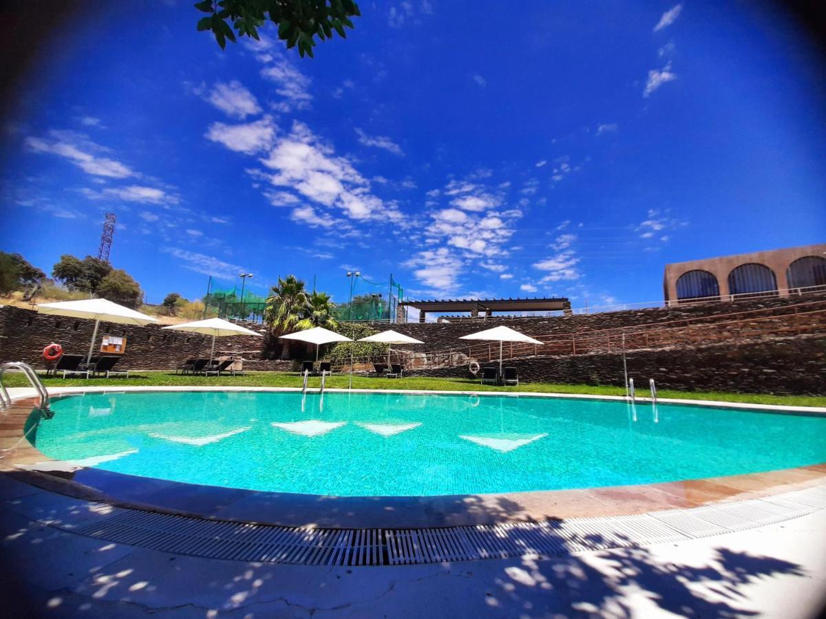 Hotel 4 Estrellas Conventual De Alcantara Eksteriør bilde
