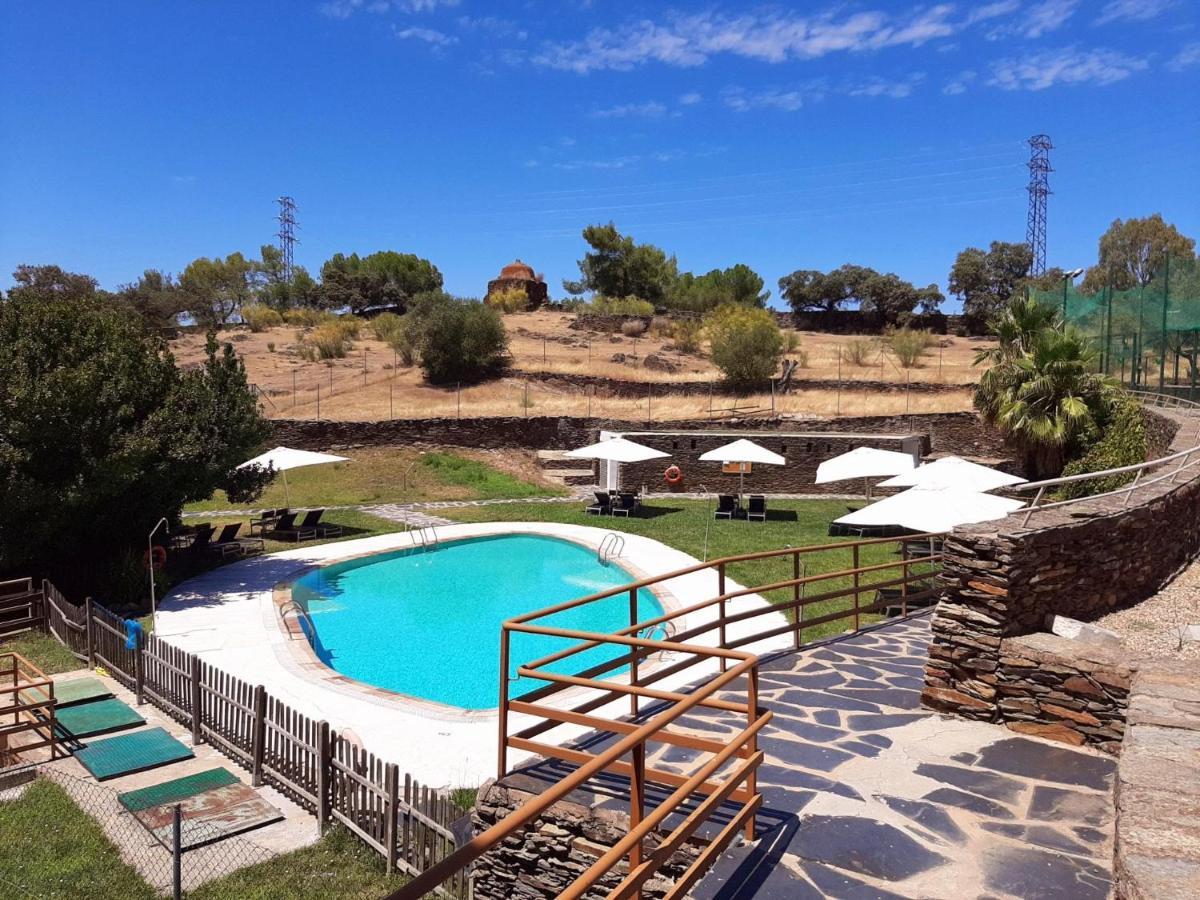 Hotel 4 Estrellas Conventual De Alcantara Eksteriør bilde