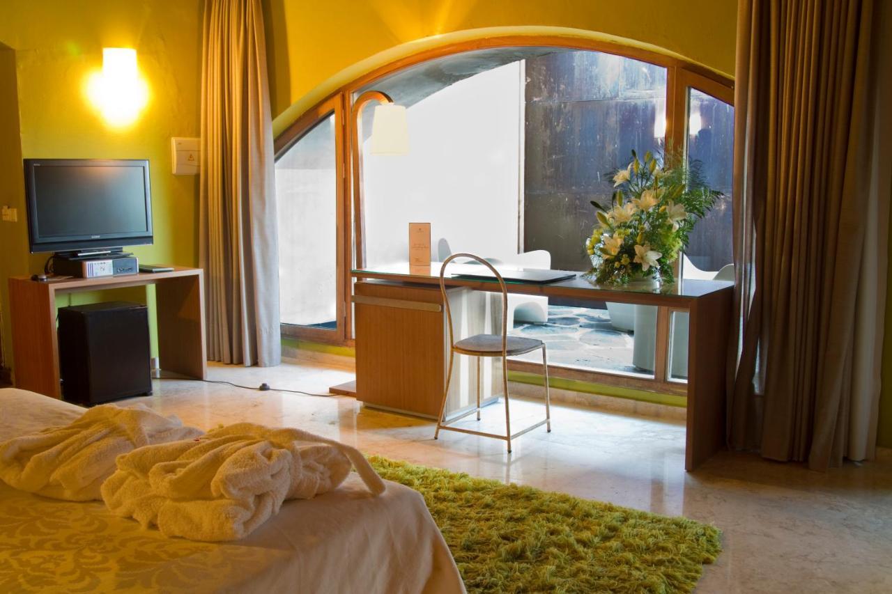 Hotel 4 Estrellas Conventual De Alcantara Eksteriør bilde