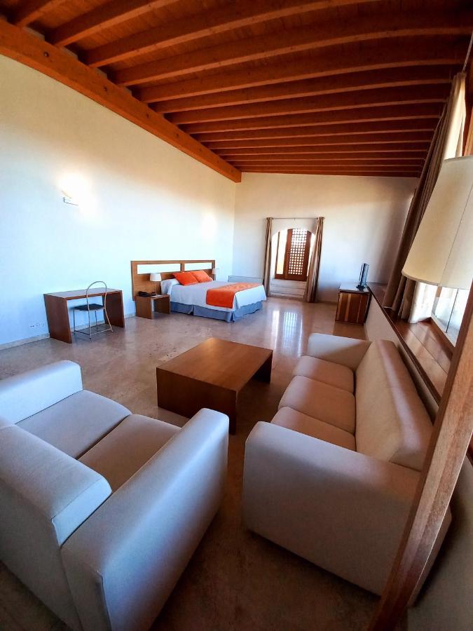 Hotel 4 Estrellas Conventual De Alcantara Eksteriør bilde