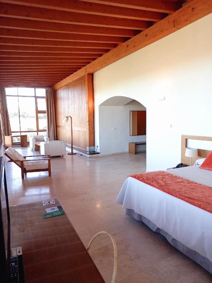 Hotel 4 Estrellas Conventual De Alcantara Eksteriør bilde